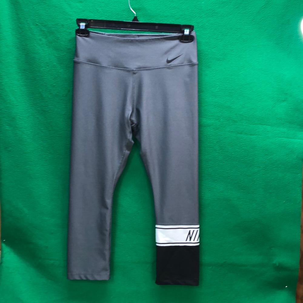 Nike Dri Fit Leggings Women’s Size Medium